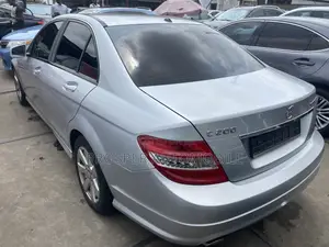 Mercedes-Benz C200 2011 Silver