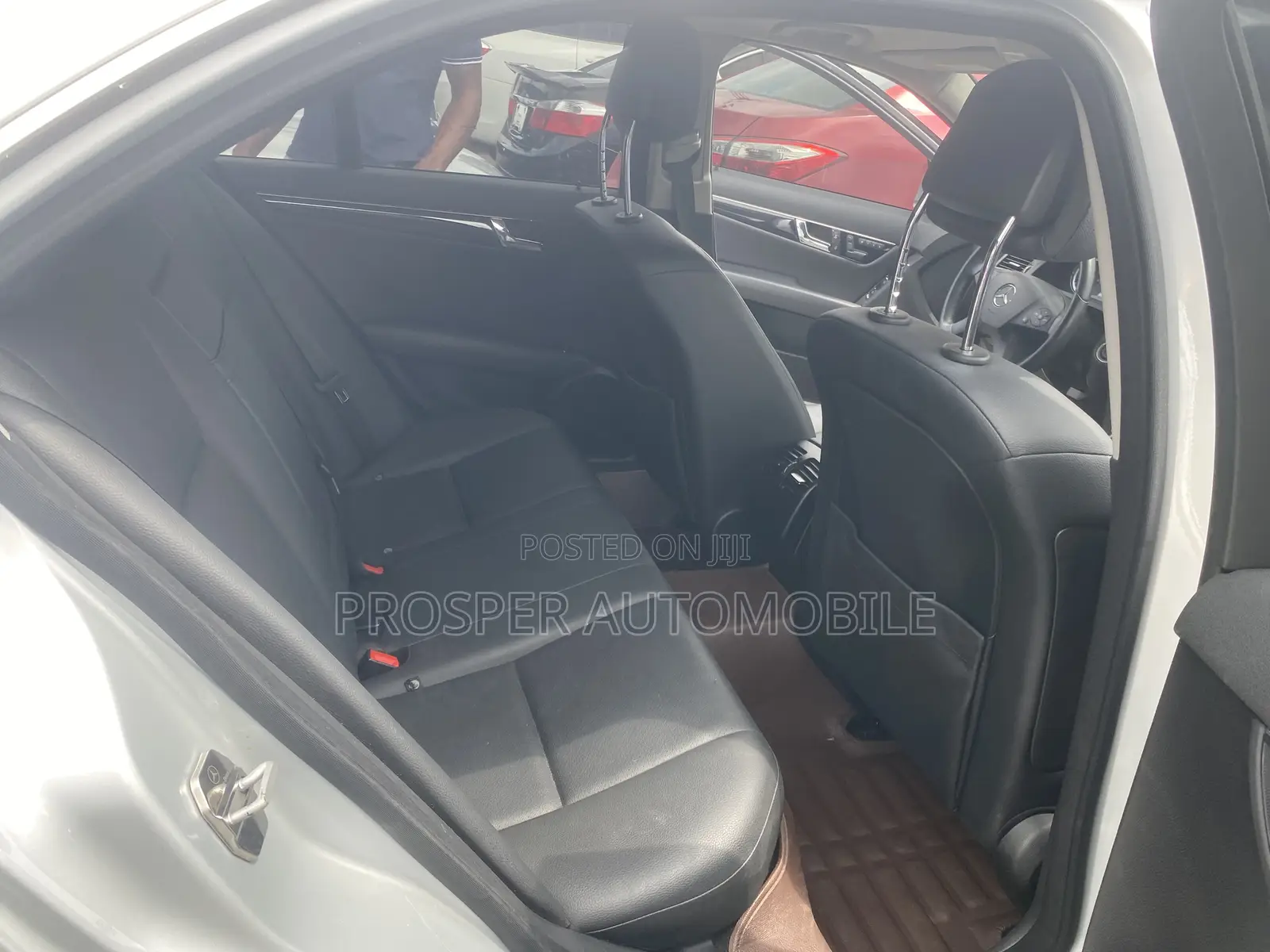 Mercedes-Benz C200 2011 Silver