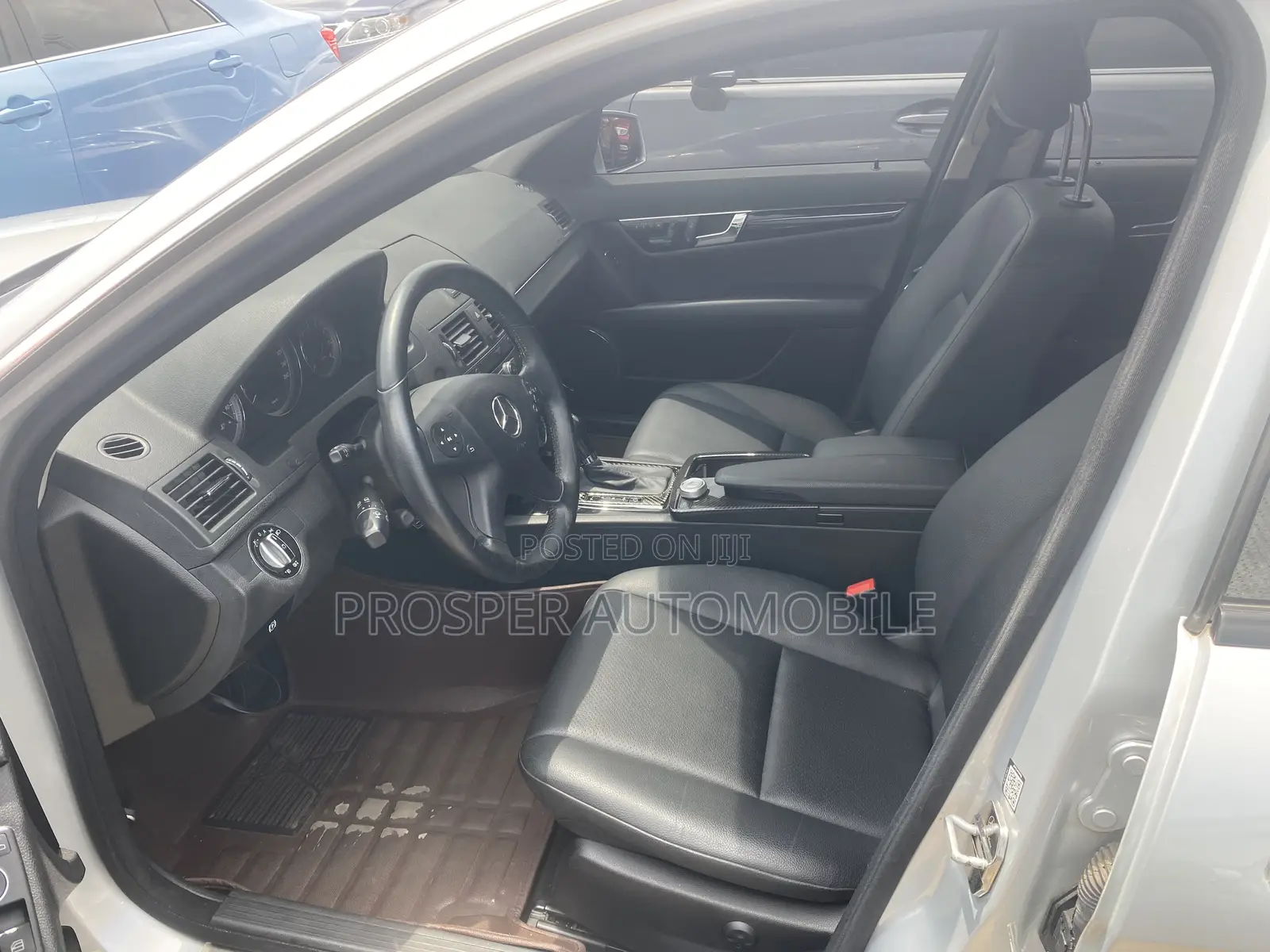 Mercedes-Benz C200 2011 Silver