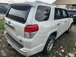 Toyota 4-Runner SR5 2WD 2011 White