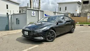 Hyundai Elantra HEV 2022 Black