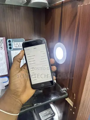 Photo - Apple iPhone 6s 32 GB Gray