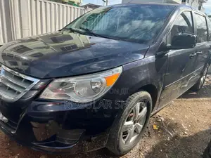 Volkswagen Routan 2010 Black