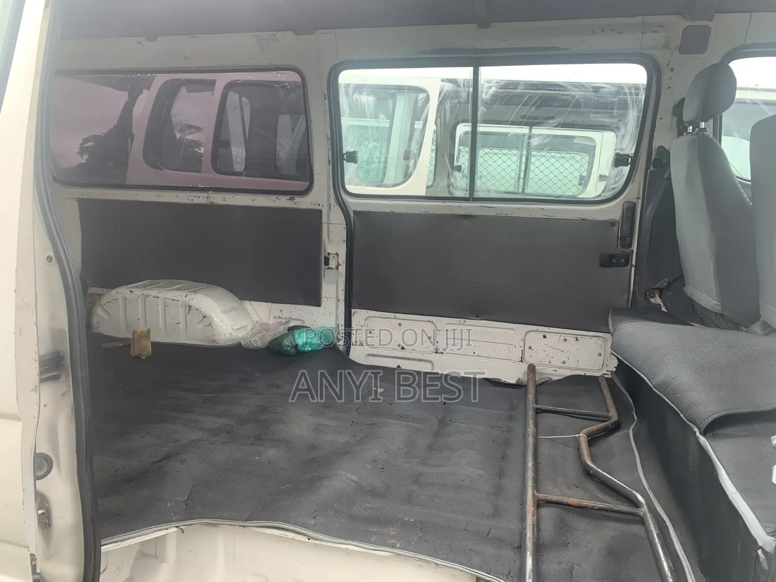 Toyota Grand HiAce 1995 White