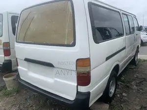 Toyota Grand HiAce 1995 White
