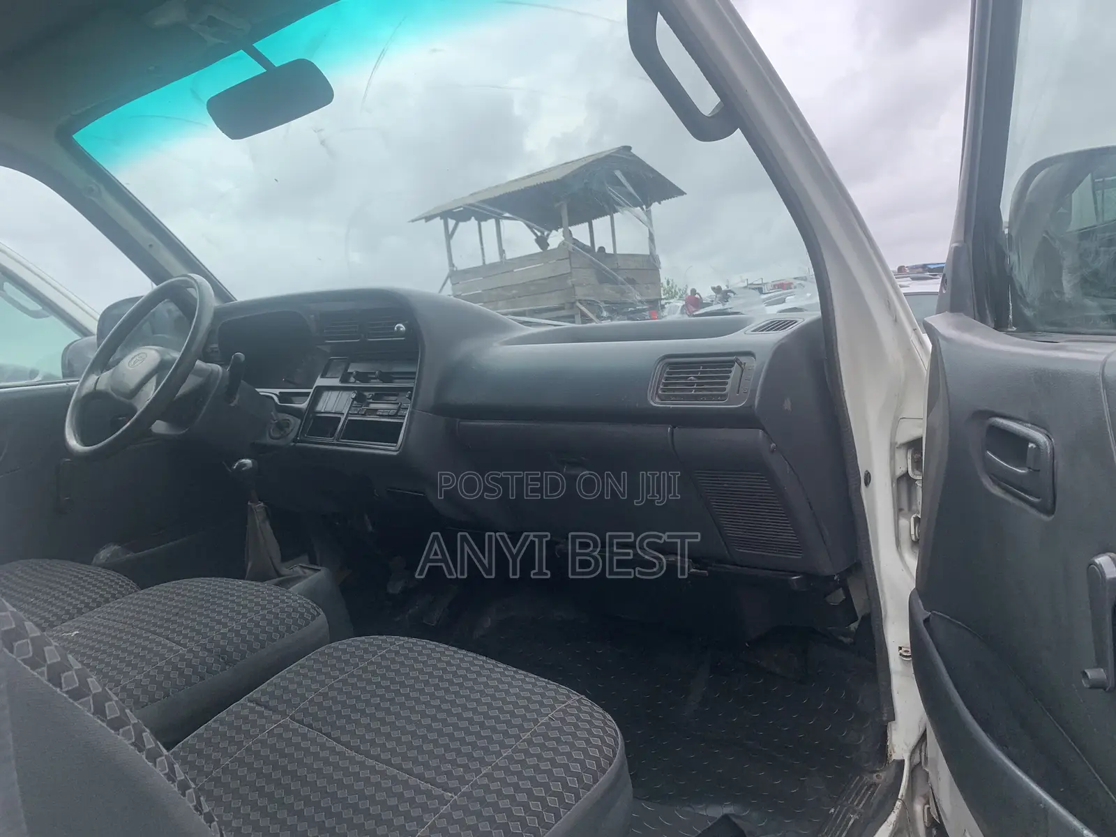 Toyota Grand HiAce 1995 White