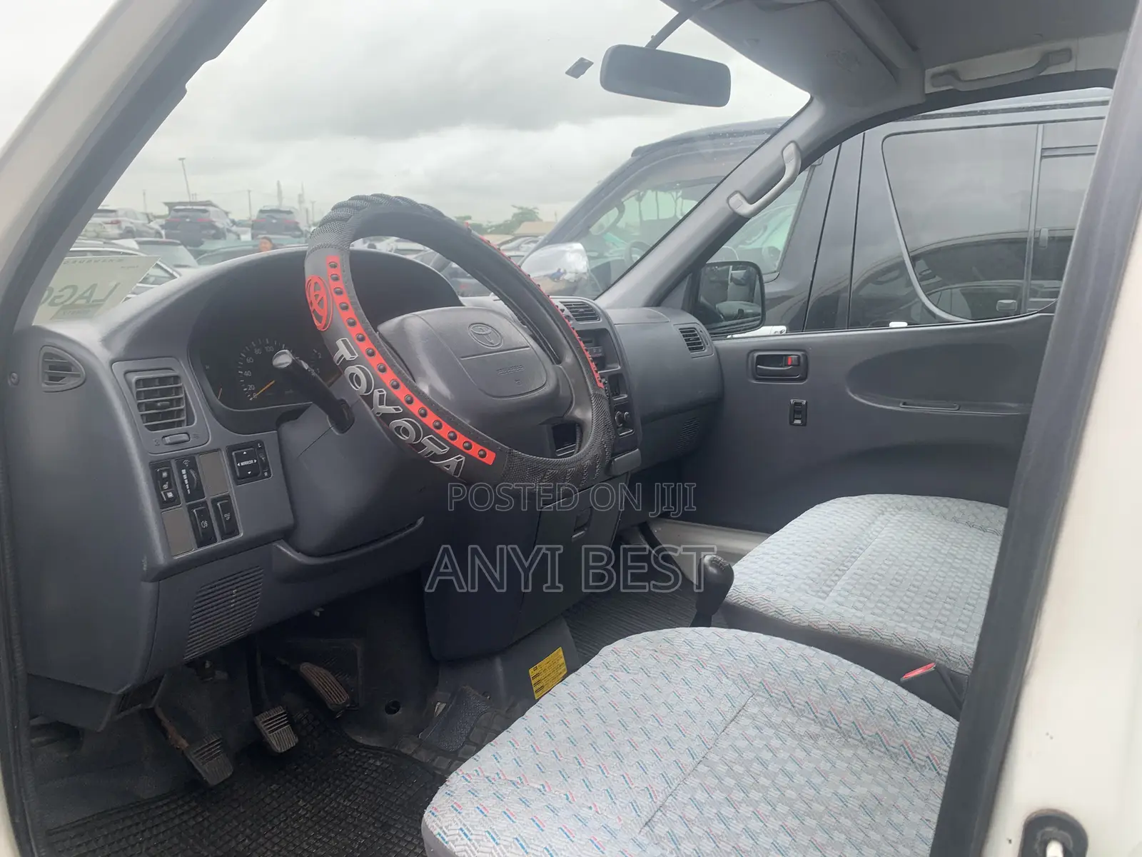 Toyota Grand HiAce 2005 White