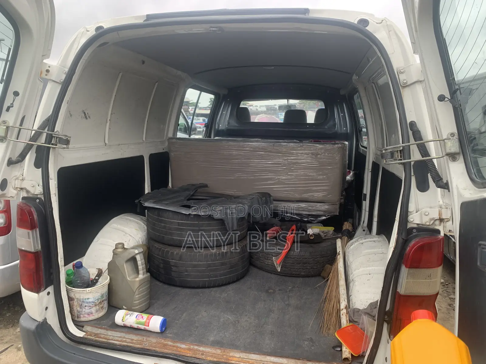 Toyota Grand HiAce 2005 White