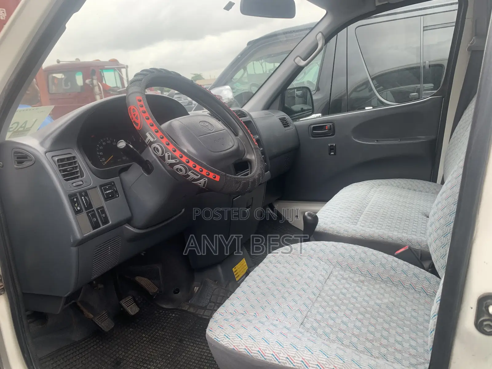 Toyota Grand HiAce 2005 White