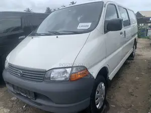 Toyota Grand HiAce 2005 White