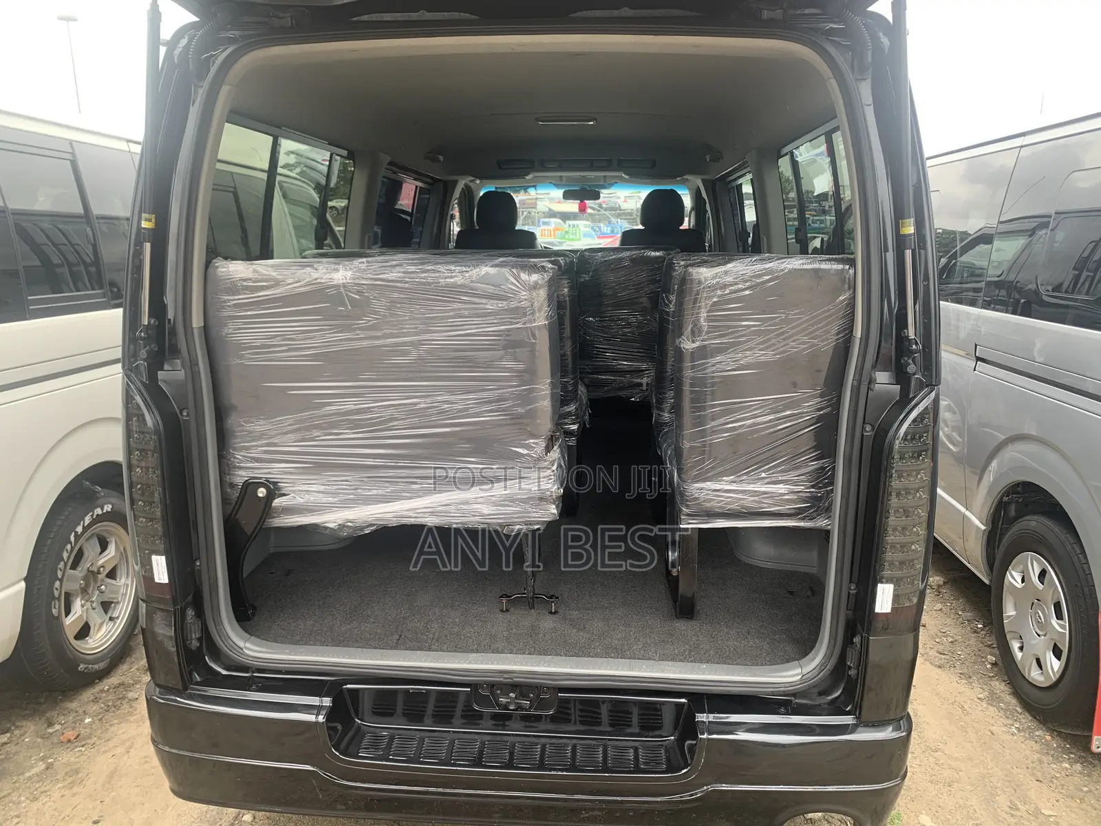 Toyota HiAce 2008 Black