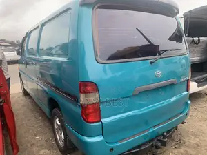 Toyota Grand HiAce 2002 Green