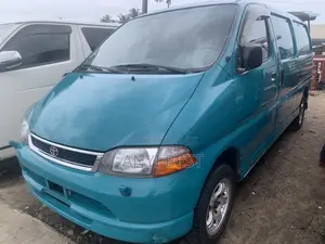 Toyota Grand HiAce 2002 Green
