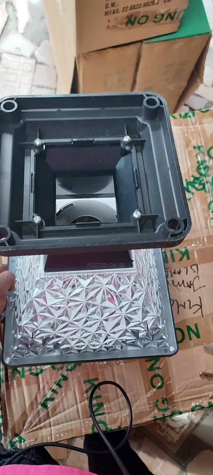 Solar Powered Pillar / Fence Light With Three Colours
