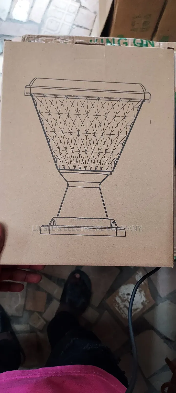 Solar Powered Pillar / Fence Light With Three Colours