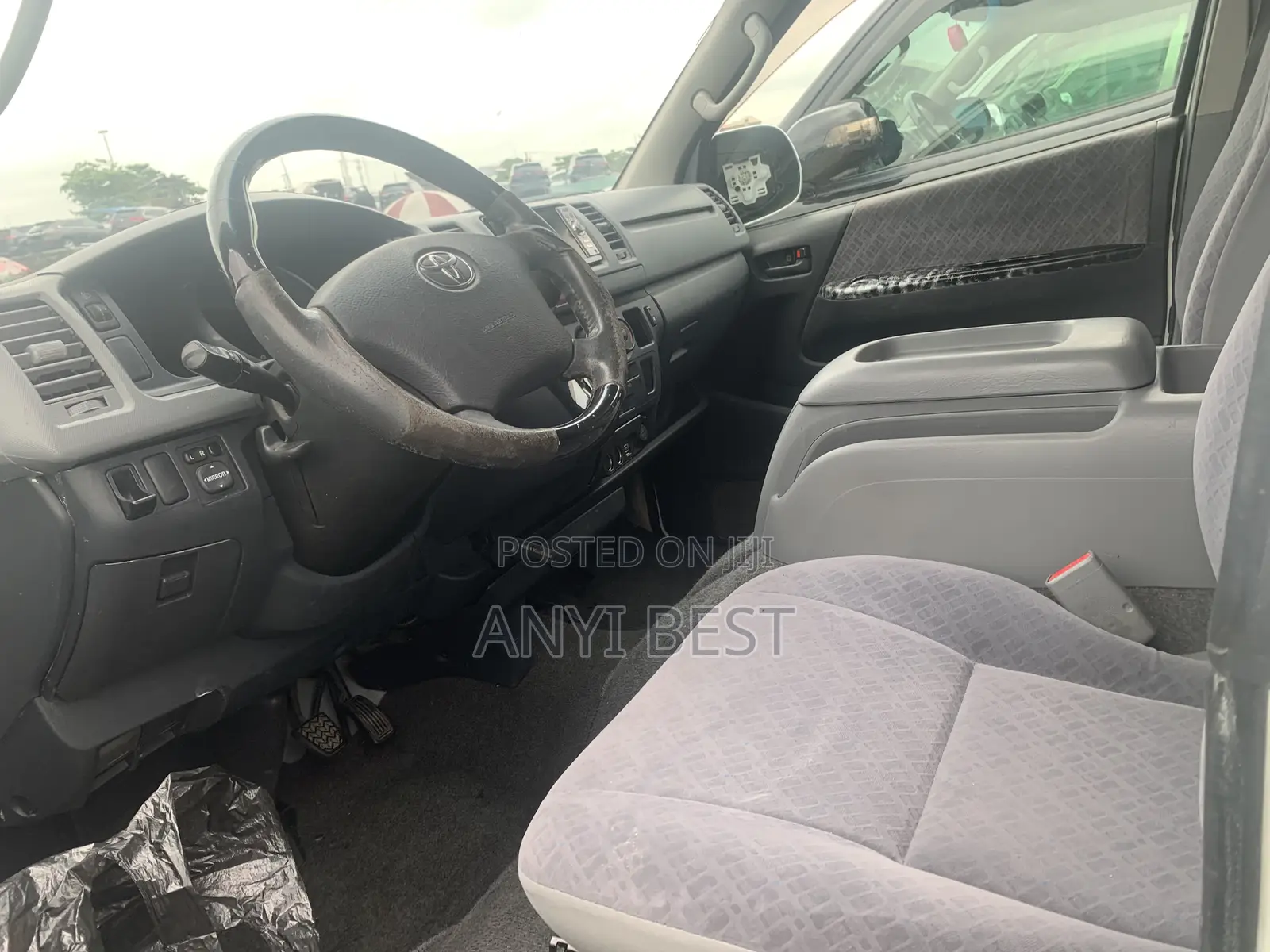 Toyota HiAce 2008 White