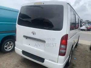 Toyota HiAce 2008 White
