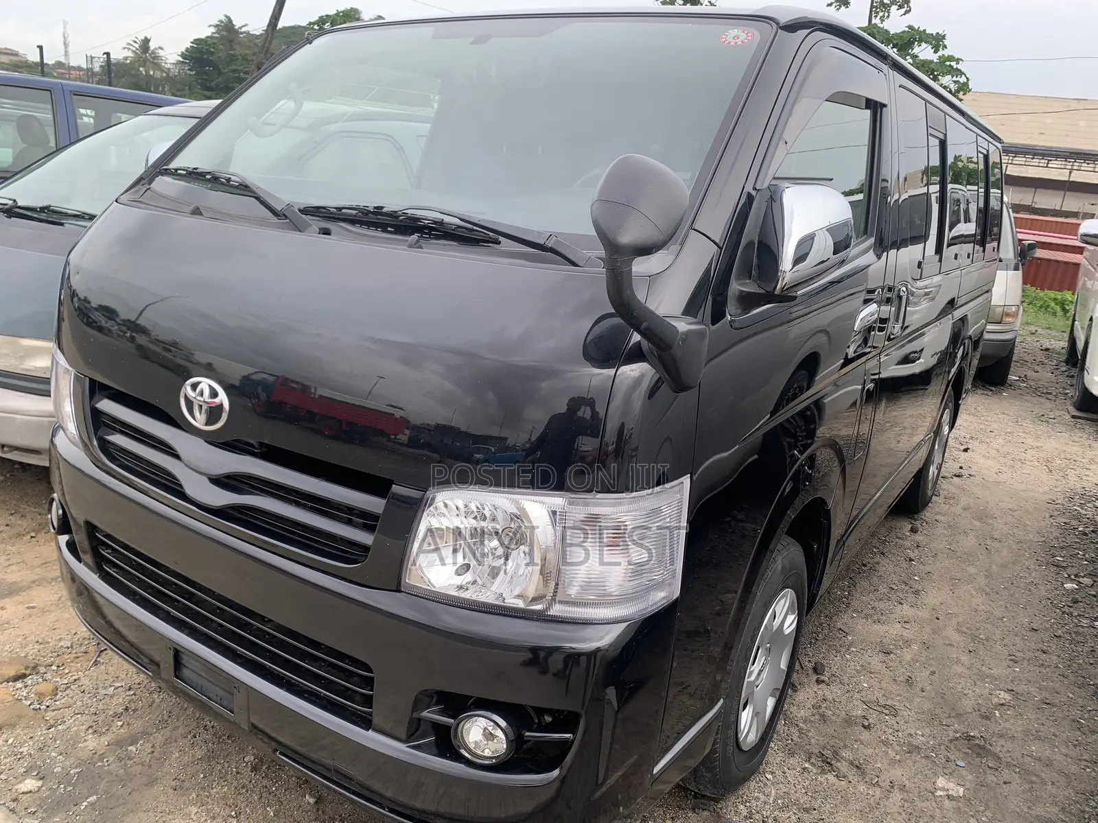Toyota HiAce 2012 Black