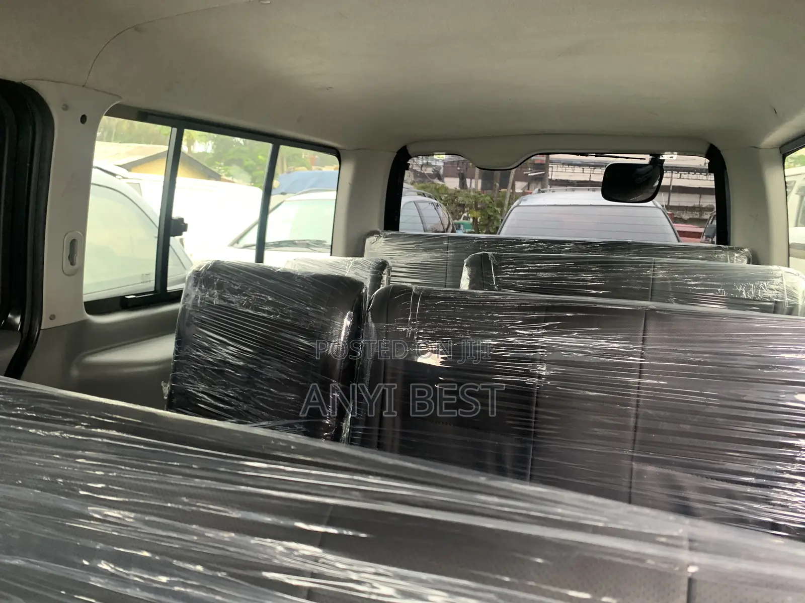 Toyota HiAce 2012 Black