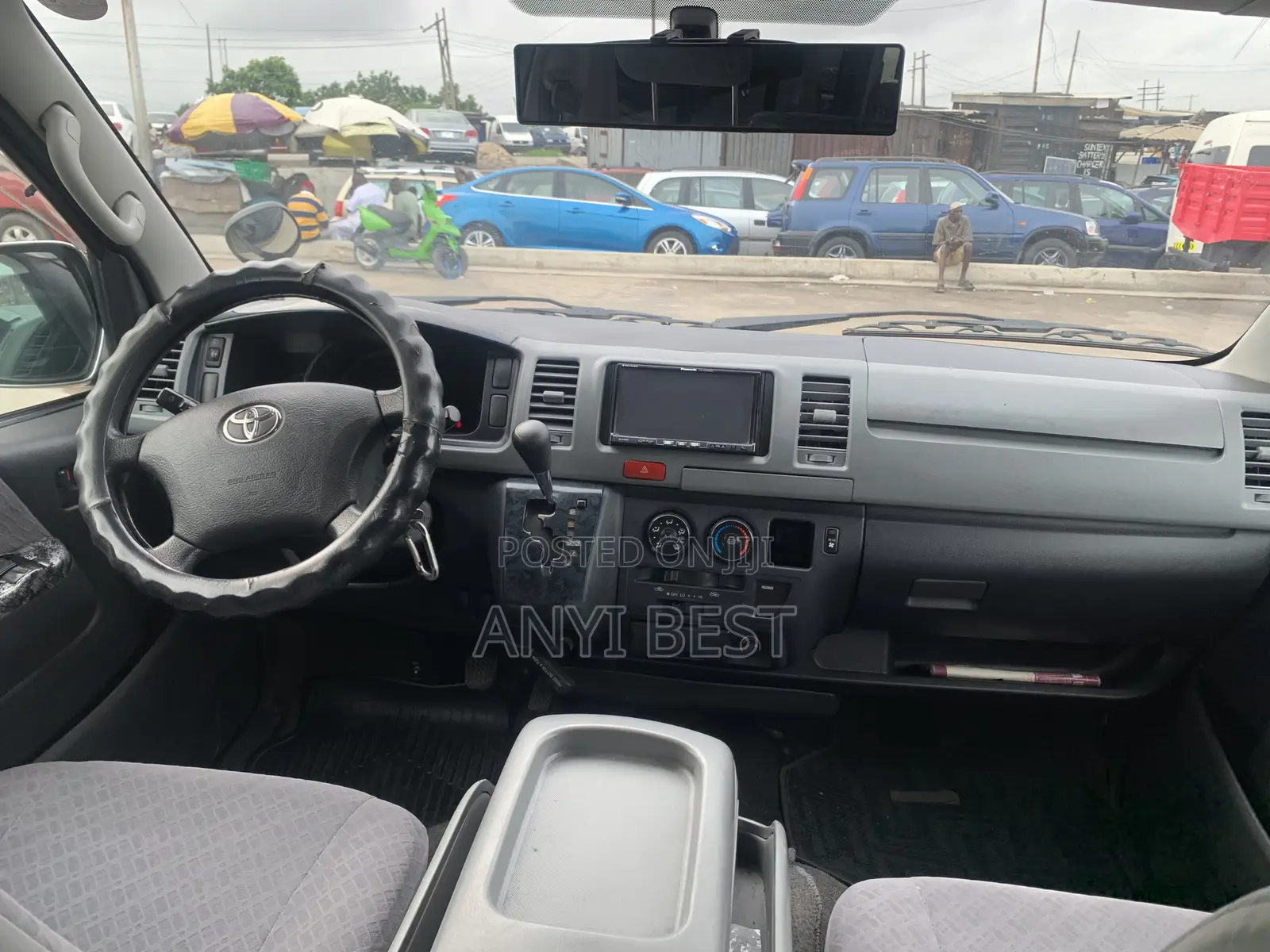 Toyota HiAce 2012 Black