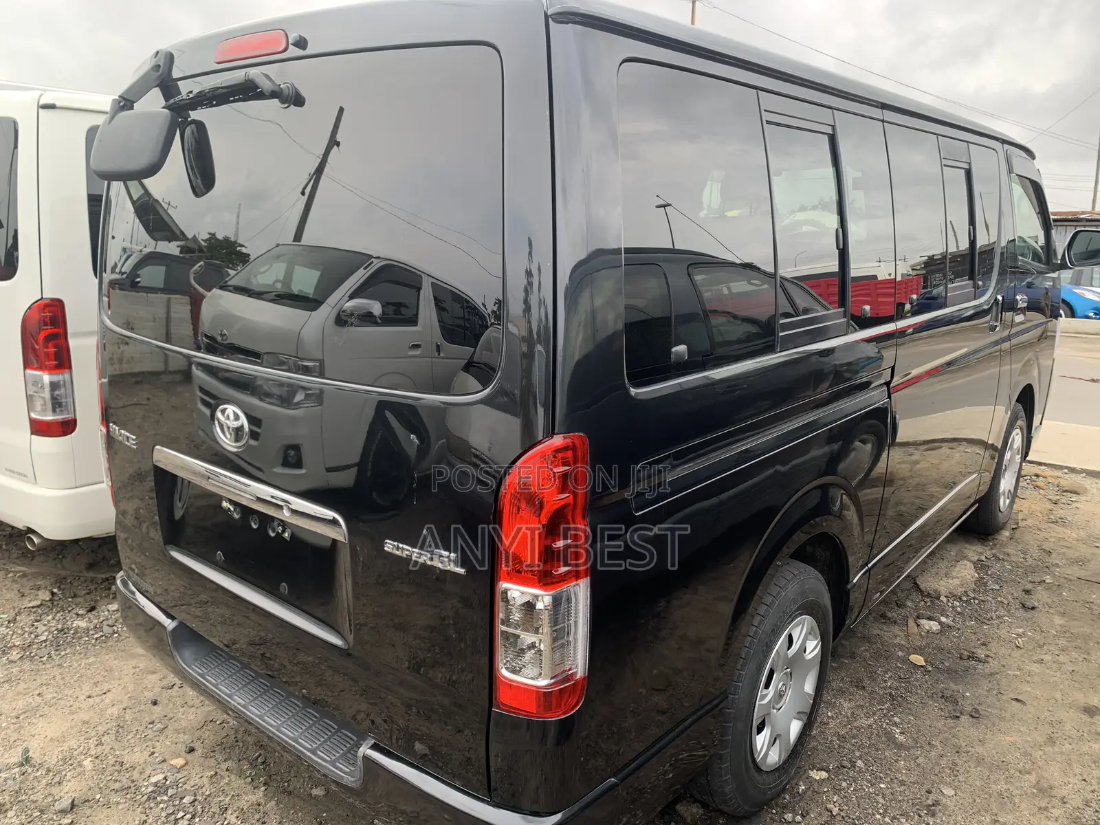 Toyota HiAce 2012 Black