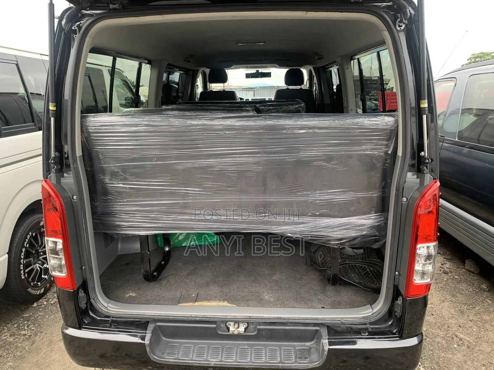 Toyota HiAce 2012 Black