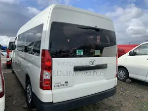 Toyota HiAce 2019 White