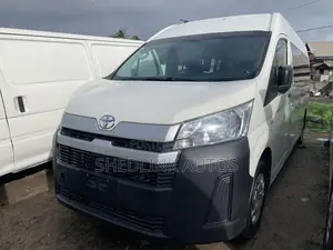 Toyota HiAce 2019 White
