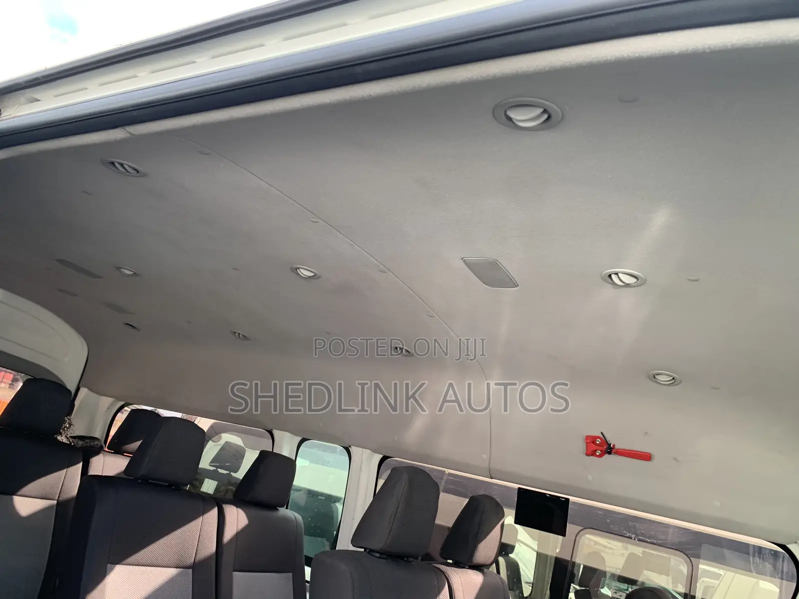 Toyota HiAce 2019 White