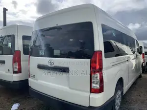 Toyota HiAce 2019 White
