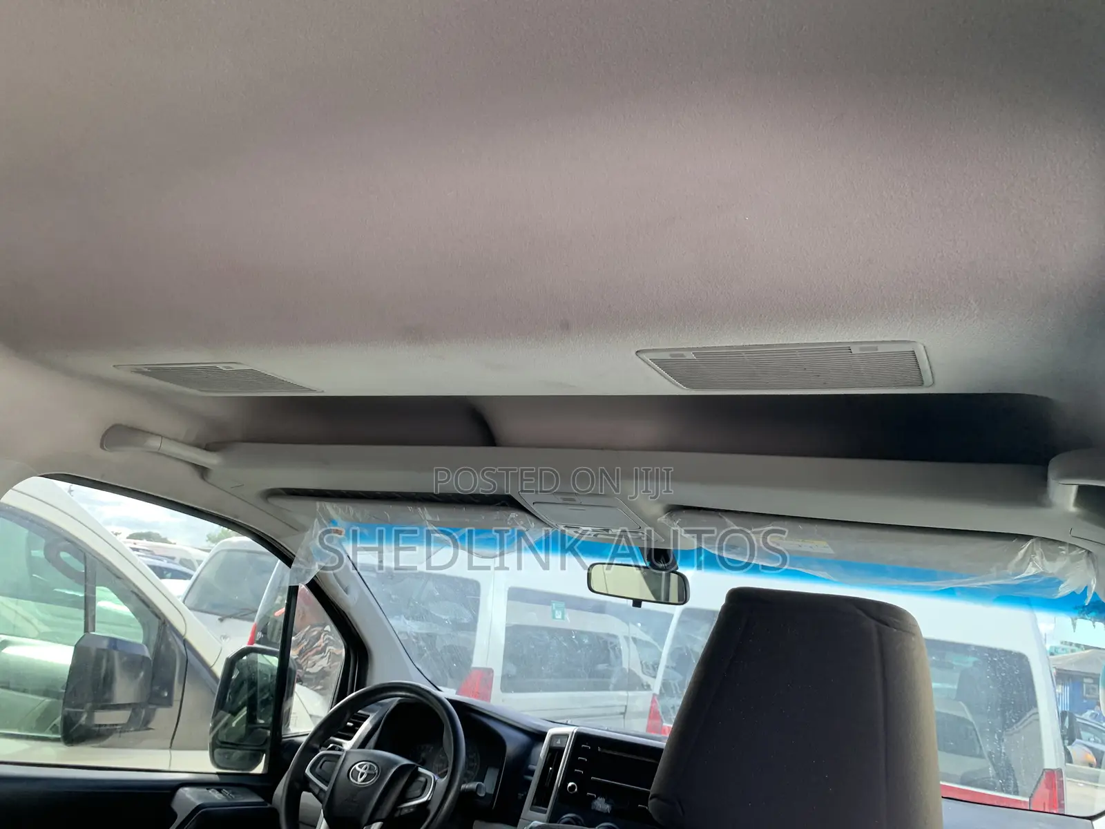 Toyota HiAce 2019 White