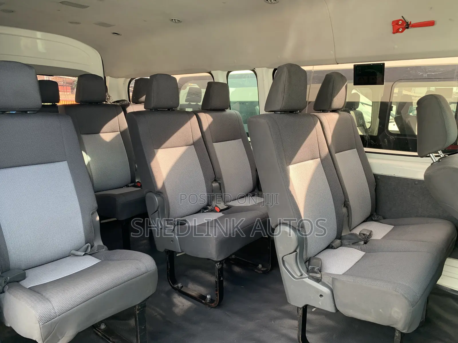 Toyota HiAce 2019 White