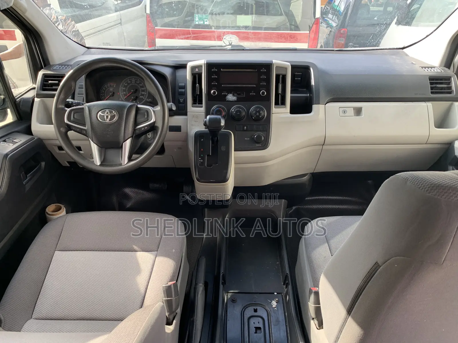 Toyota HiAce 2019 White