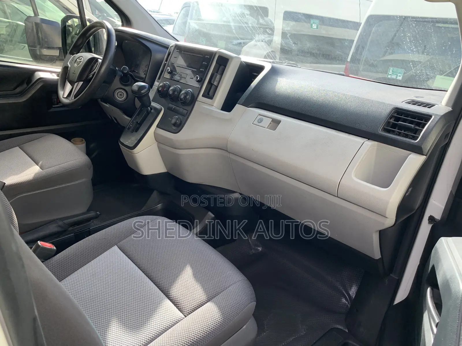 Toyota HiAce 2019 White
