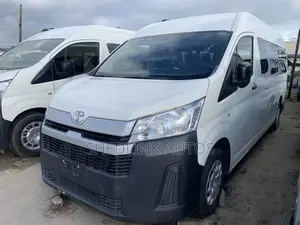 Toyota HiAce 2021 White