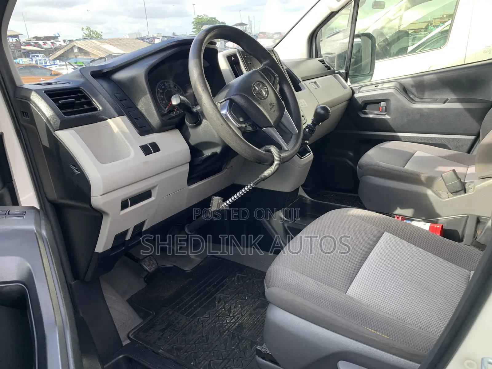 Toyota HiAce 2021 White
