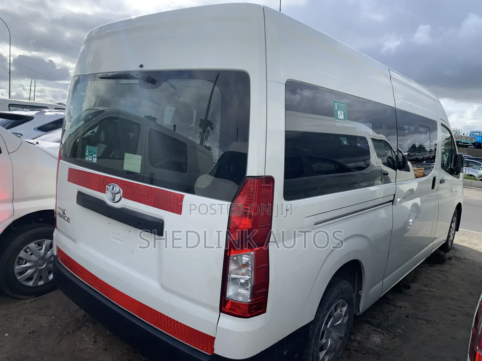 Toyota HiAce 2021 White