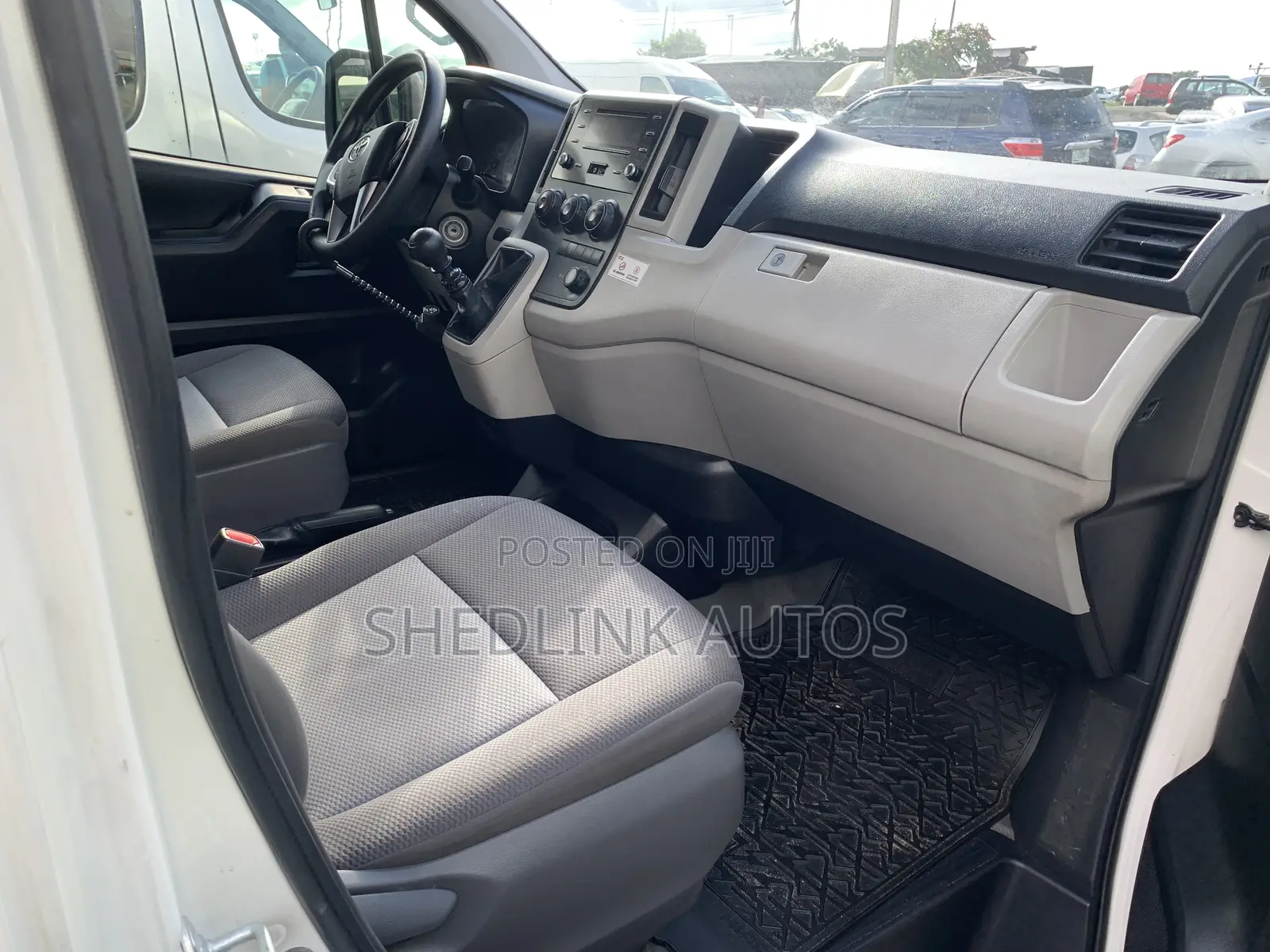 Toyota HiAce 2021 White