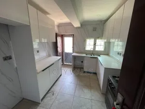 3bdrm Block of Flats in Lekki Phase 1 for rent