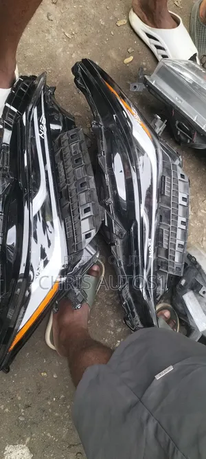 Headlight for Toyota Venza 2020 2025
