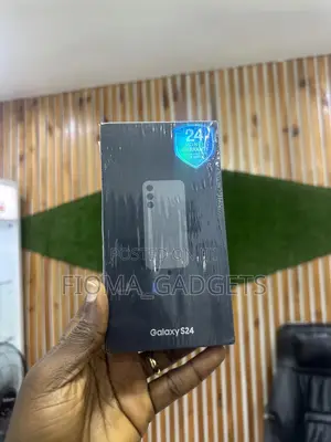 New Samsung Galaxy S24 128 GB Black