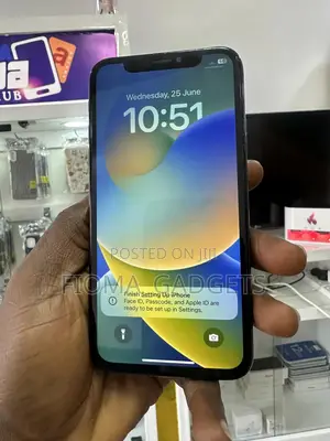 Apple iPhone X 64 GB Black