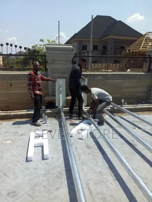 Integrated Solar Street Light for Roadside, Parks, Compounds