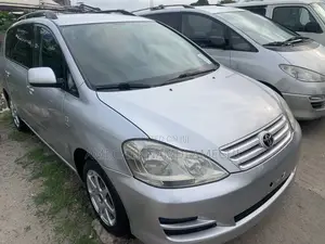 Toyota Avensis 1.8 C Combi 2005 Silver