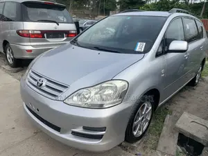 Toyota Avensis 1.8 C Combi 2005 Silver