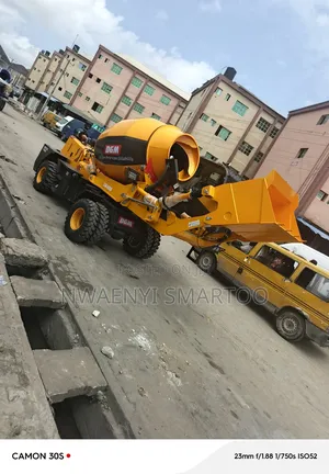 Original Mobile 4cubic Self Load Concrete Mixer