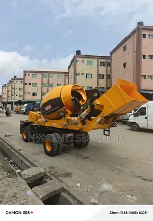Mobile Driving Self Load Concrete Mixer 4cubic