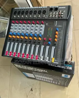 Professional Yamaha Mixer 8 Channels