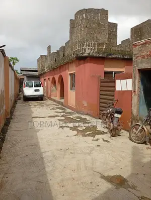 3bdrm Block of Flats in Ayobo for sale