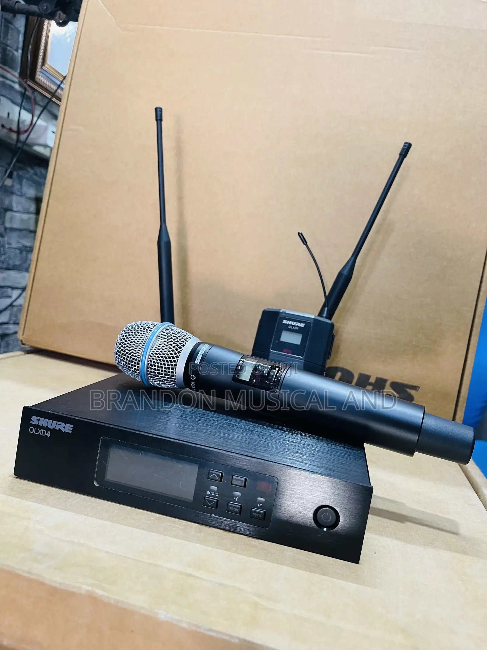 Shure QLXD Wireless Microphone